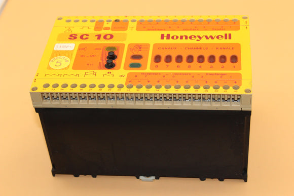 Pre-Owned | Honeywell | FF-SC10M08E | Honeywell  FF-SC10M08E  NEVER USED  MISSING CLIPS DIN RAIL